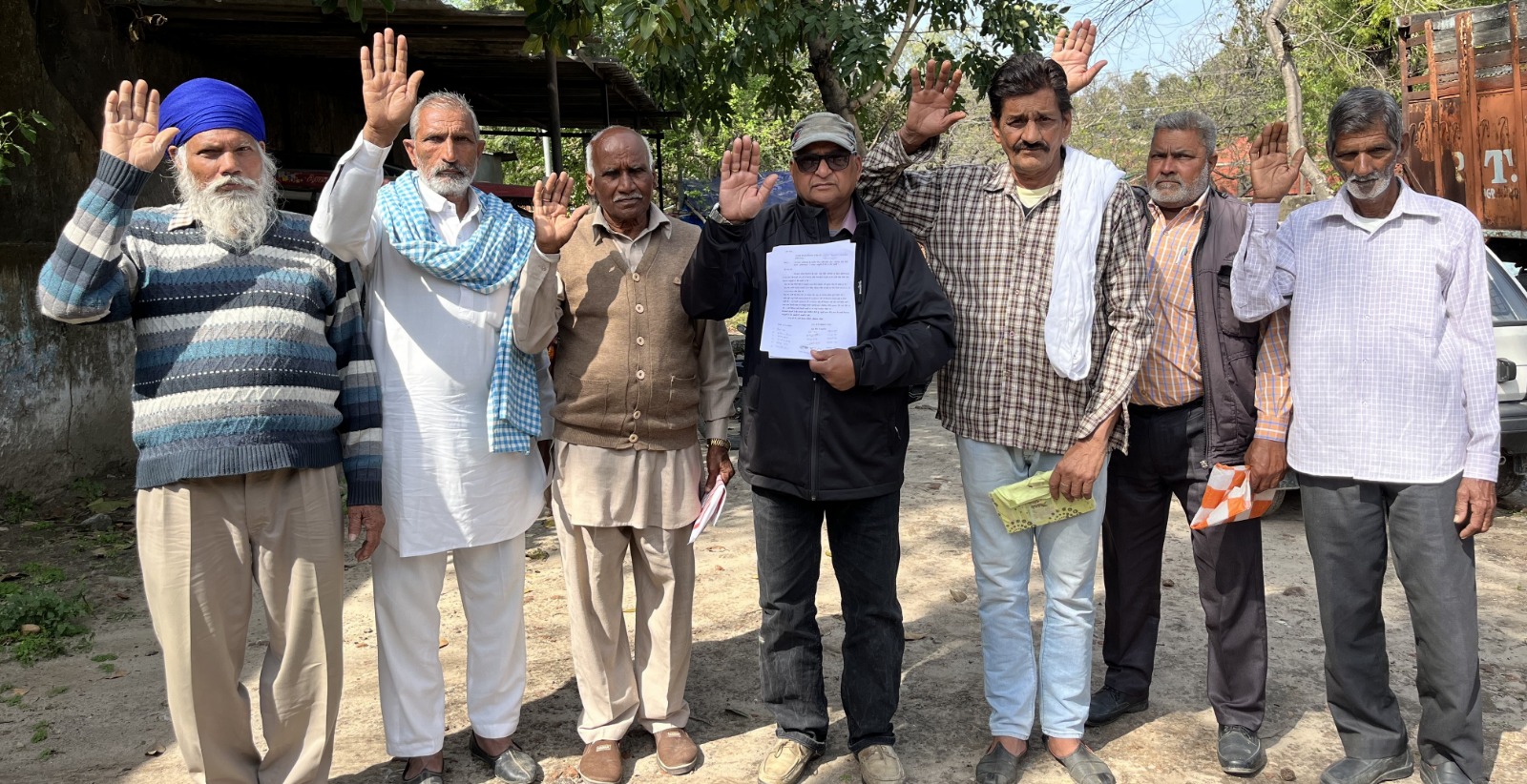 In village Chiton, in April 2023, money was not received for the work done in the cantilever shed built in the crematorium, a protest was held under the leadership of the Labor Party.